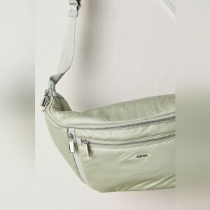 Caraa Large Sling NWT